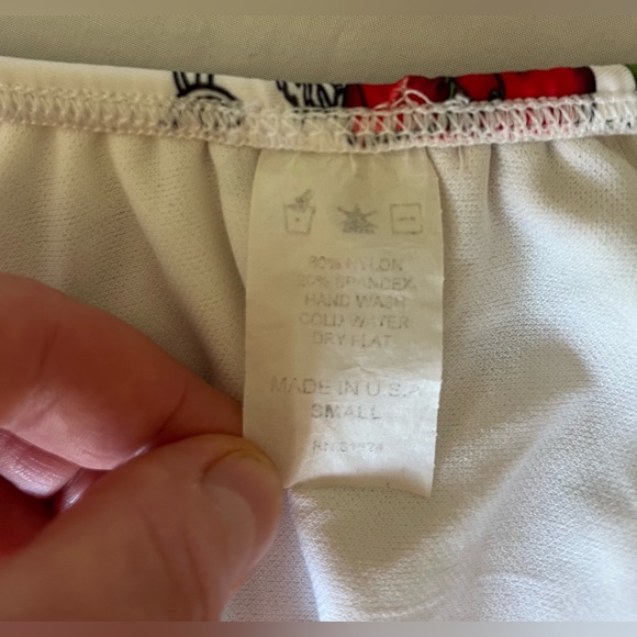 Bikini - Picture 7 of 14